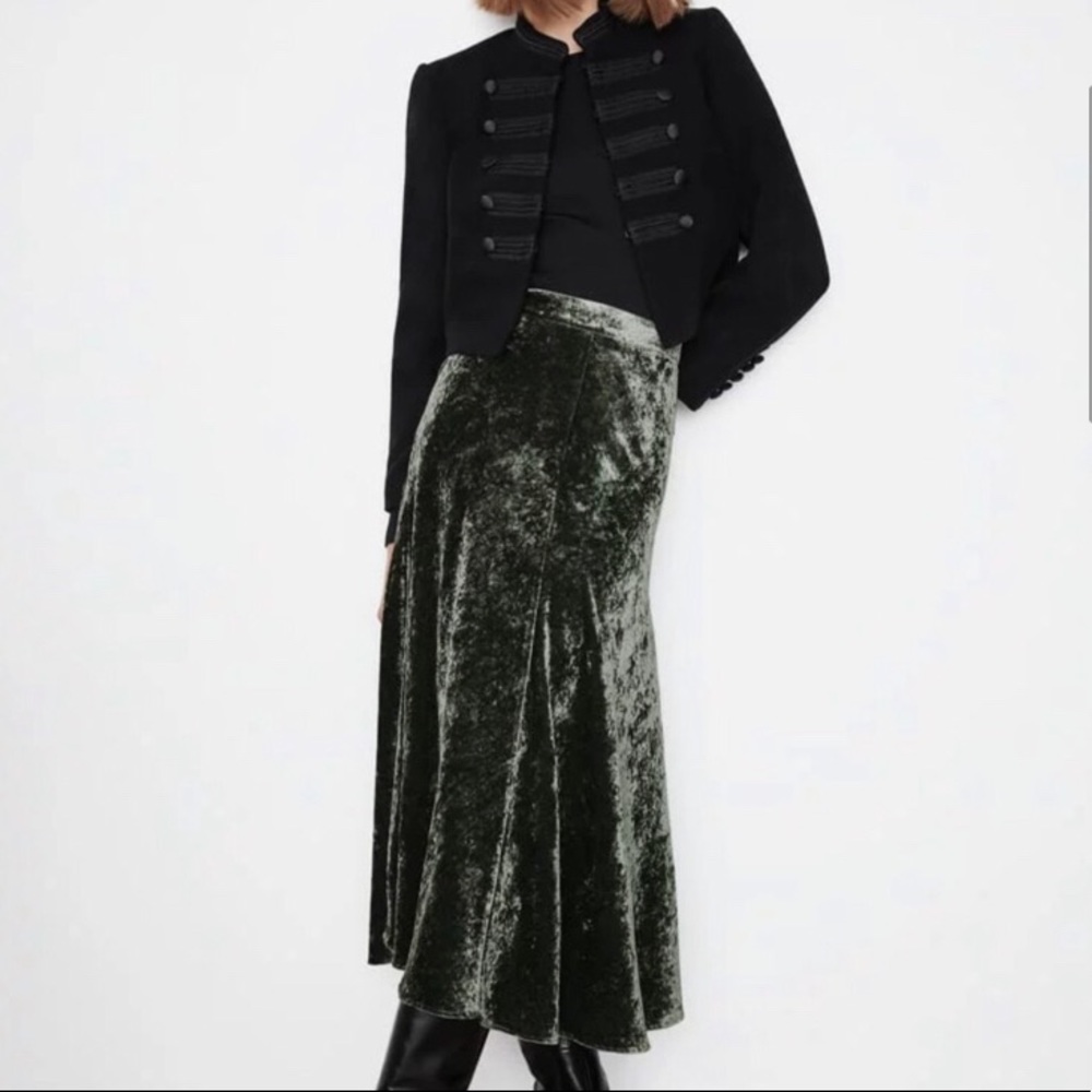 NWT ZARA Crushed Velvet Midi/Maxi Skirt in Forest Green Size Lrg